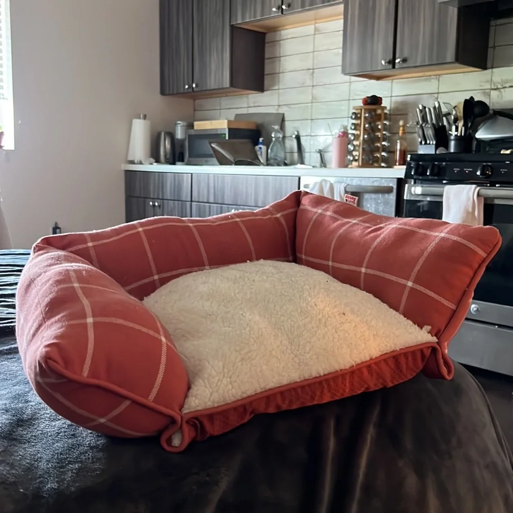 cat bed, orange color white plaid
